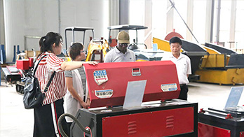 Warmly welcome Ugandan merchants to visit Jining BST machinery 2